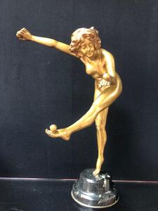 Bronze de Claire Colinet « la jongleuse »  patine mordorée 38 cm.  