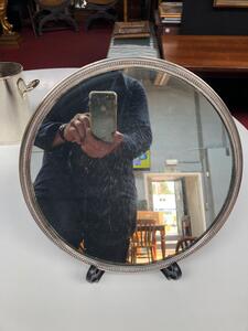 Surtout de table en argent massif titré 800 Delheid Freres style LXVI, miroir avec signes d’usage diam.  32cm 