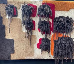 Tapis laine vintage circa 1979 dans le goût E. Kroner. 90x130 cm